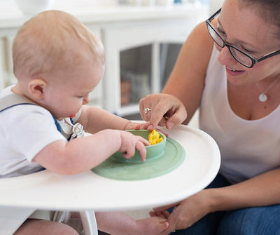Starting Solids: Signs of Readiness