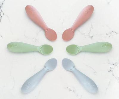 Why Use Two Spoons when Starting Solids?